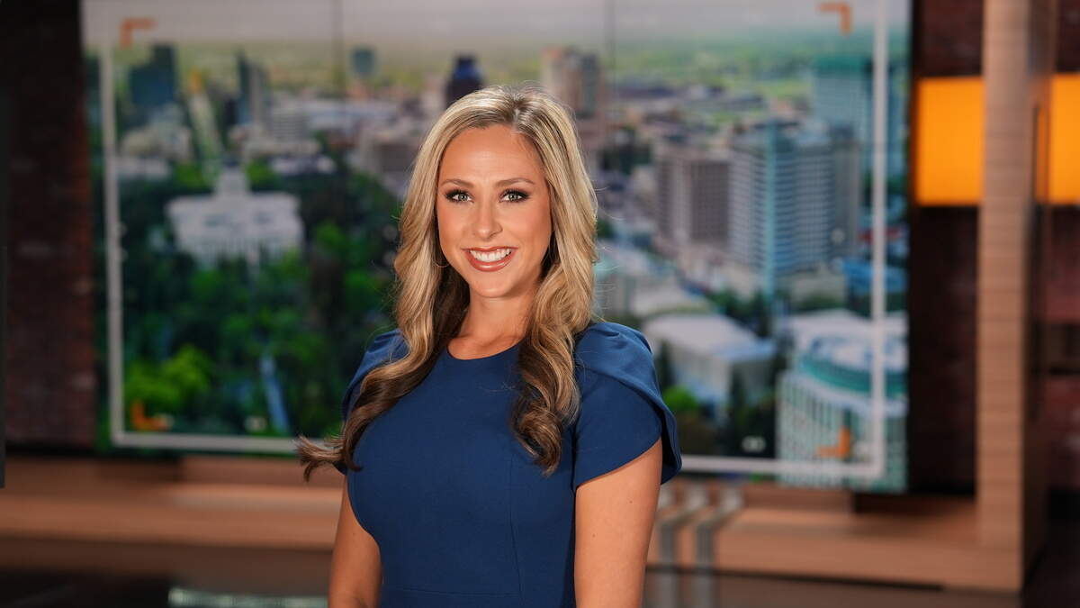Riley Carroll, who anchors the 4 p.m. weekday newscast, announced Friday that she’s leaving Fox40 and headed to Los Angeles.